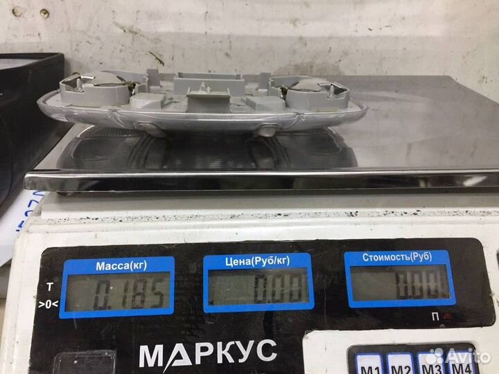 Плафон внутреннего освещения Ford Explorer