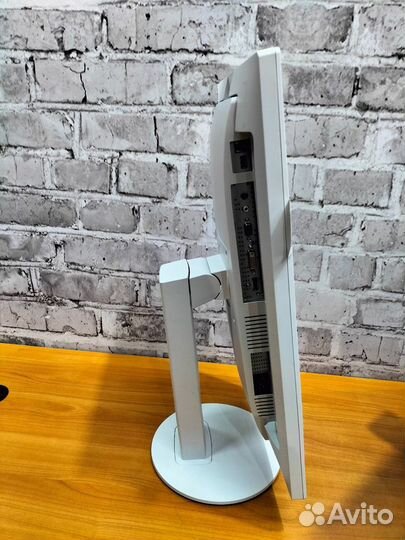 Монитор Fujitsu B24W-7 LED 24 диагональ