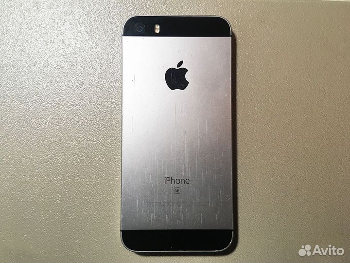 iPhone SE, 32 ГБ