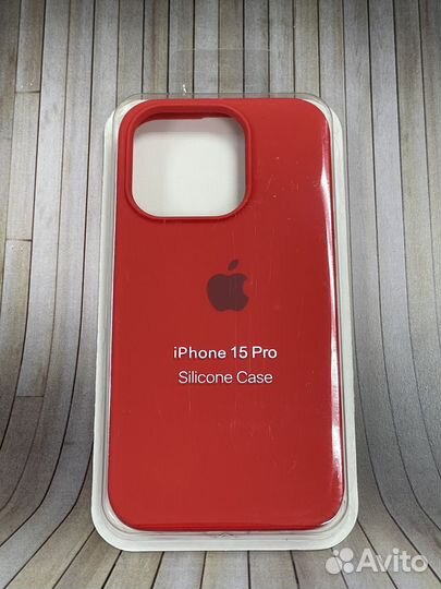Чехол накладка iPhone 15 Pro Красный