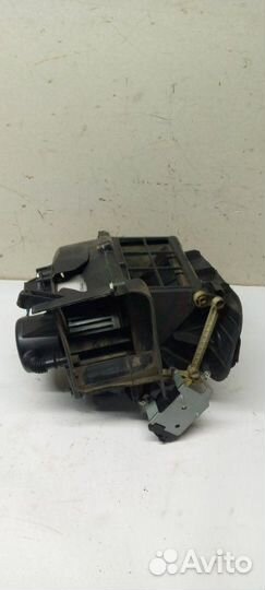 Корпус моторчика печки Nissan Primera (P11) седан