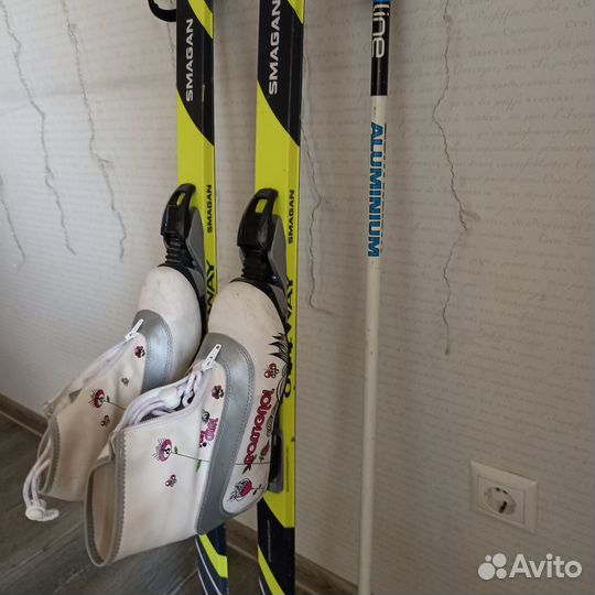 Продам детские лыжи, комплект