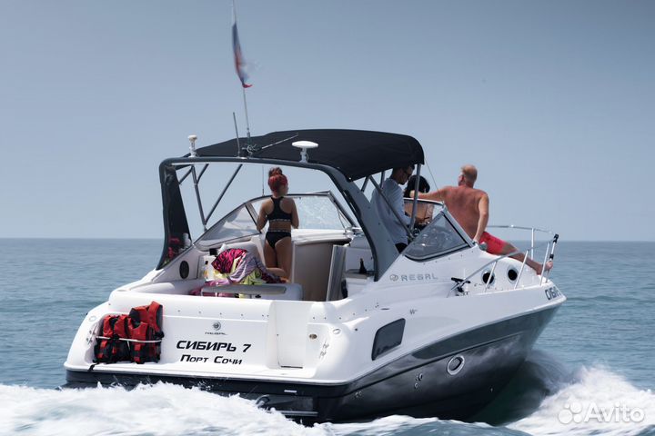 Аренда яхты катера морская прогулка в Адлере