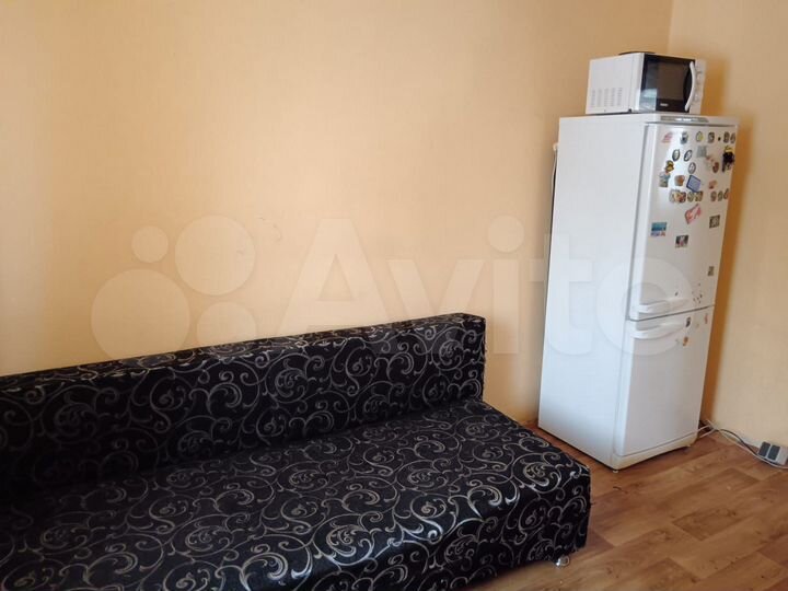 Комната 12 м² в 8-к., 1/5 эт.