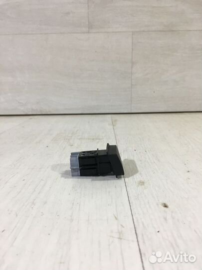 Кнопка блокировки дверей LADA xray 1.6 мт