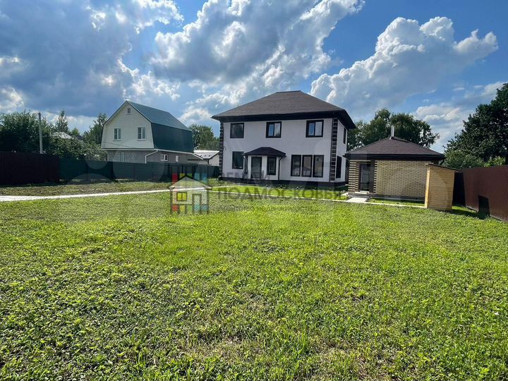 Дом 159 м² на участке 11 сот.