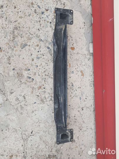 Усилитель заднего бампера