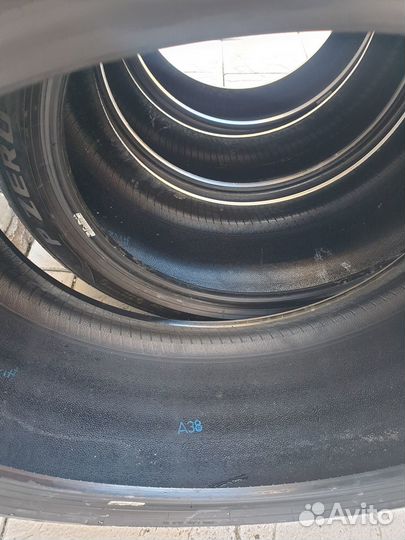 Pirelli P Zero 275/35 R20 и 245/40 R20