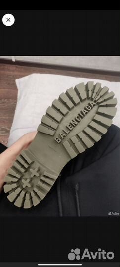 Balenciaga strike boots на руках