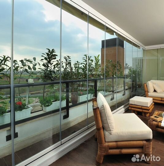 Безрамное остекление беседки