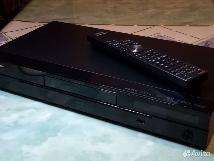 Blu-ray Disk player pioneer BDP-330