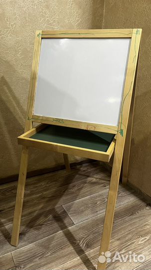 Мольберт и столик детский