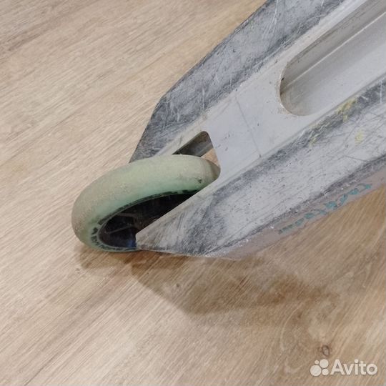 Трюковой самокат кастом парк