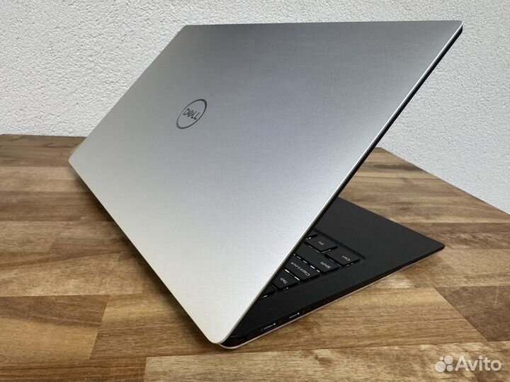 Мега ультрабук Dell XPS 13 i7-10510U 16Gb SSD512