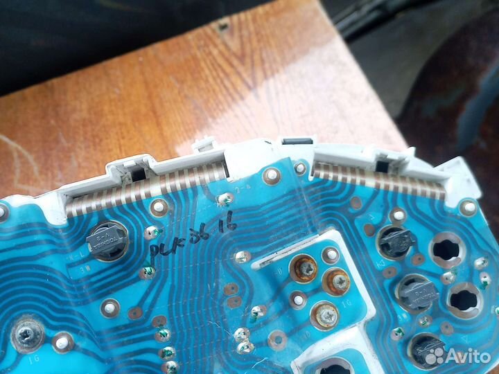 Панель щиток приборов Mazda 323 BA