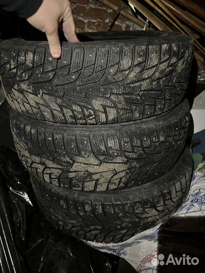 Hankook Winter I'Pike 215/65 R16