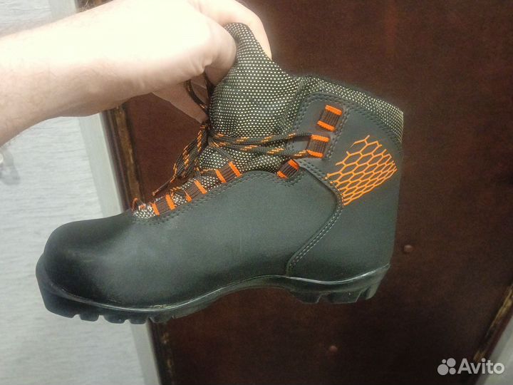 Ботинки лыжные