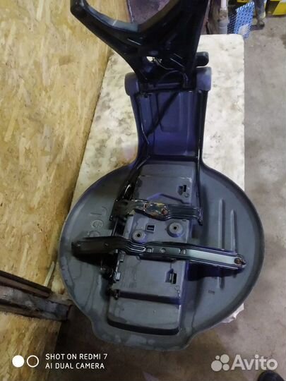 Кронштейн запасного колеса jeep liberty