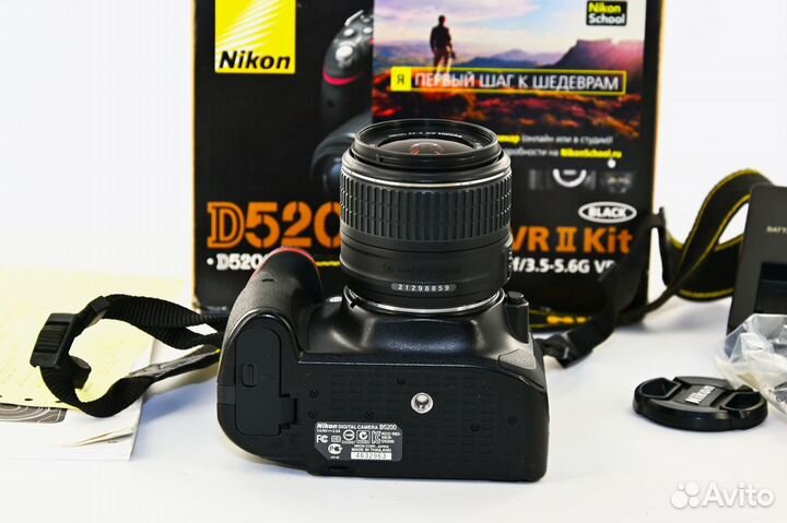 Nikon D5200 24.2MP зеркалка Kit Nikon AF-S 18-55