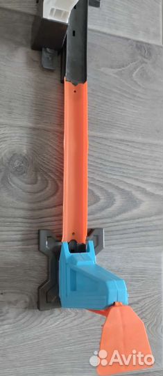 Гоночный трек hot Wheels