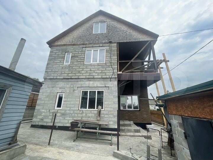 Дом 159,2 м² на участке 13 сот.