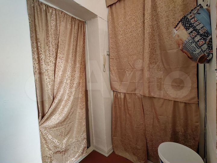 Комната 15,6 м² в 9-к., 2/2 эт.