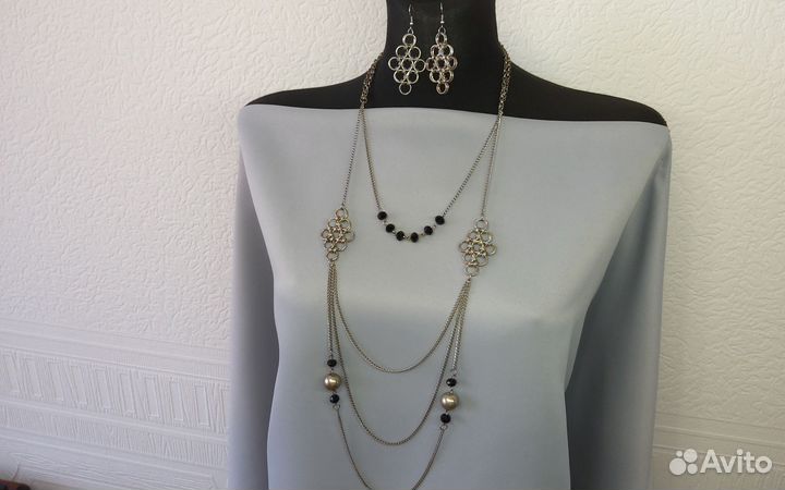 Комплект бижутерии серьги и бусы