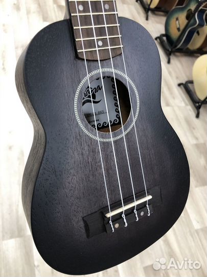 Укулеле черный санберст
