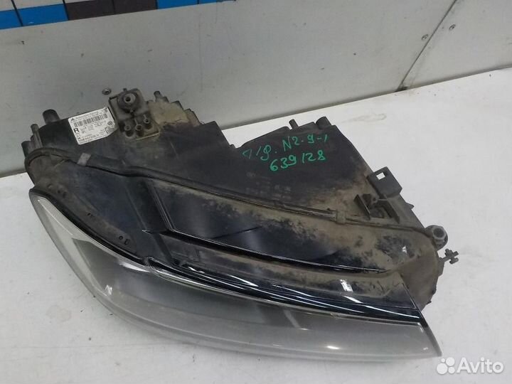 Фара правая Volkswagen Tiguan