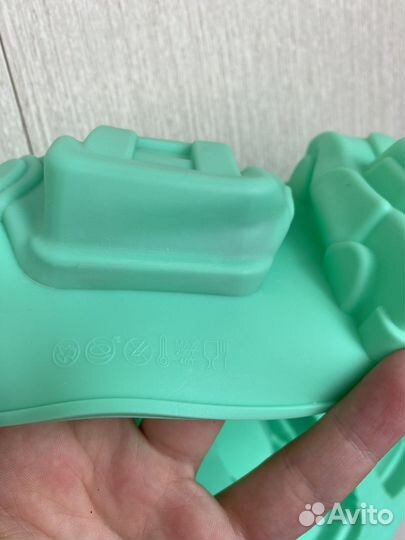 Силиконовая форма для выпечки машинки