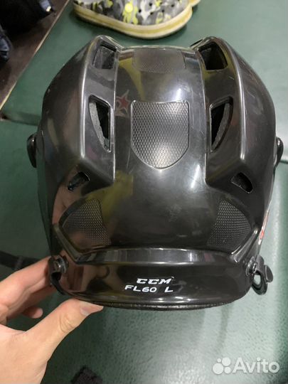 Хоккейный шлем