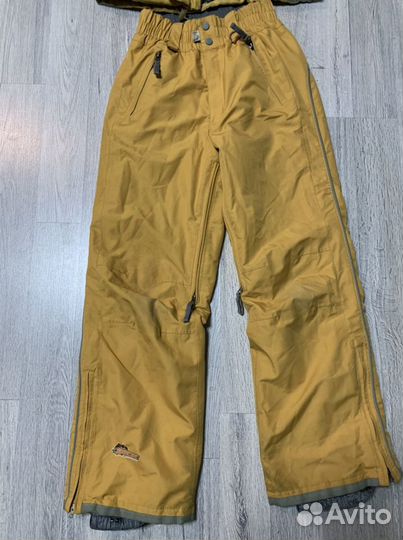 Сноубордический костюм женский