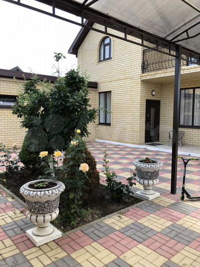 Дом 198 м² на участке 10 сот.