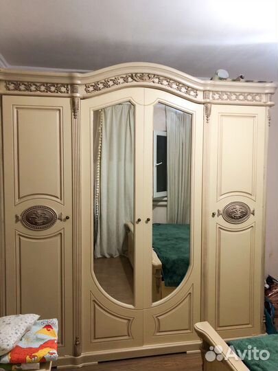 Комнатный гарнитур