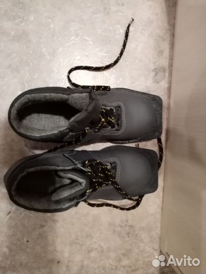 Лыжные ботинки, 33 размер