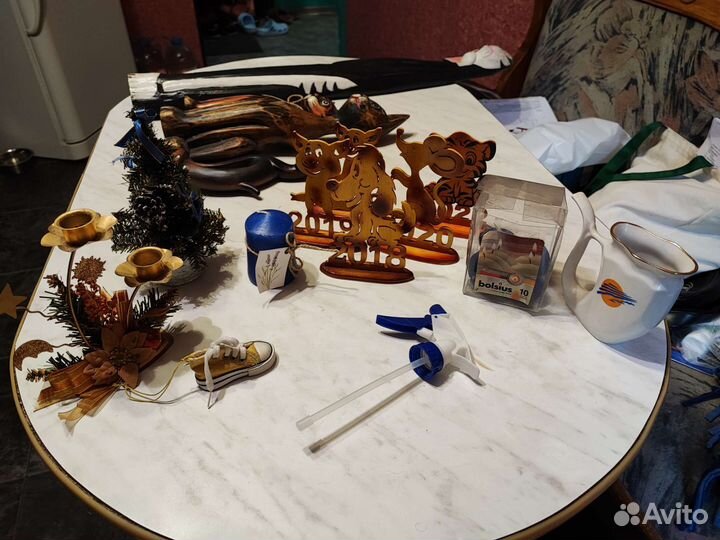 Статуэтки, свечи, мелочи