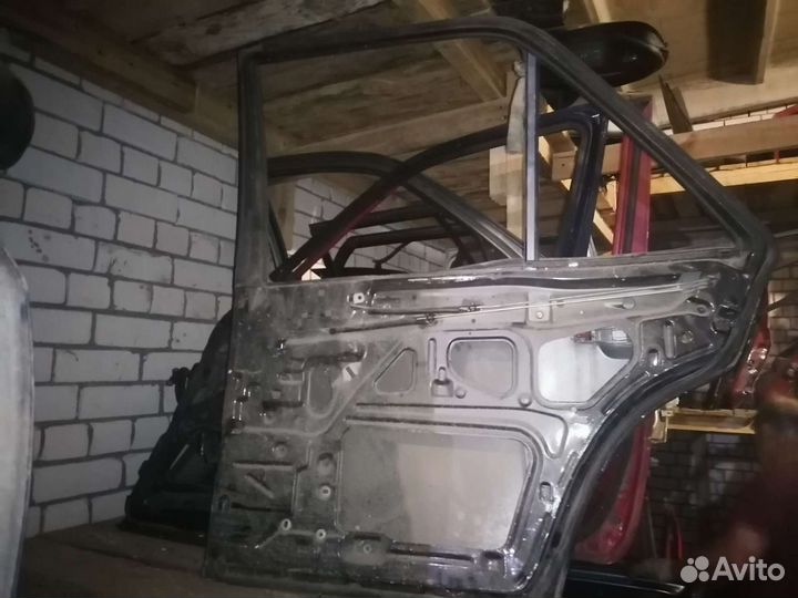 Дверь задняя правая Mercedes w124