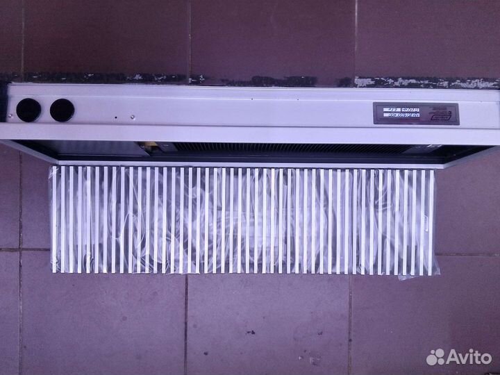 Внутрипольный конвекторы разных цветов и размеров