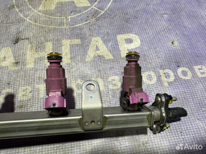 Топливная рампа с форсунками Kia Ceed JD G4LC 2016