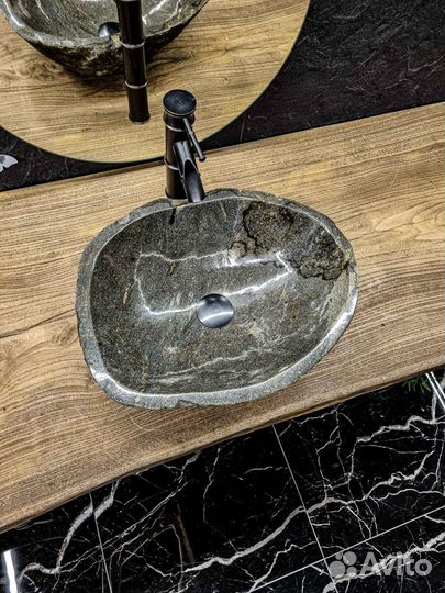 Раковина из камня с о.Бали, Индонезия