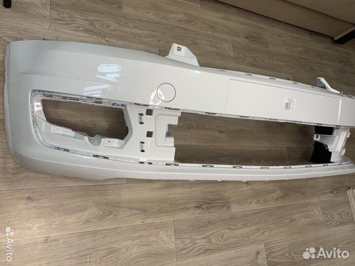 Polo бампер передний окрашенный В белый (LC9A)