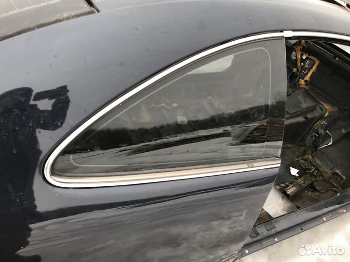 Стекло заднее правое глухое (форточка)