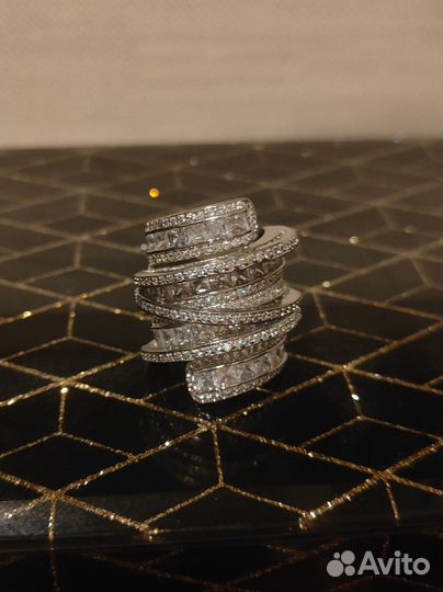 Кольцо с камнями р. 17