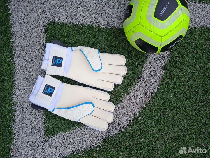 Вратарские перчатки derbystar