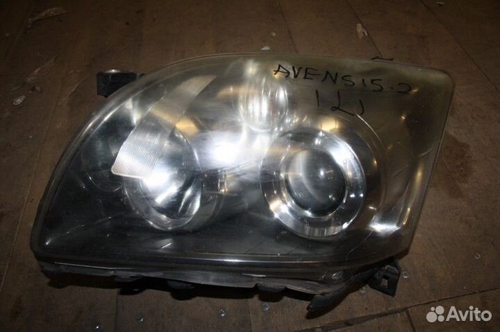 Фара левая toyota avensis II 2003-2008