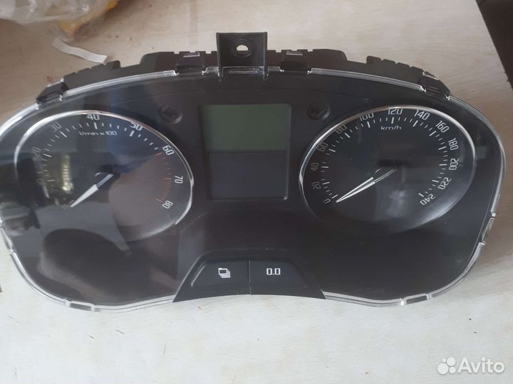 Панель приборов