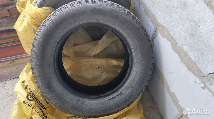 Gislaved Nord Frost 200 SUV 215/65 R16