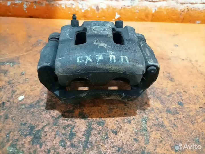 Суппорт передний правый Mazda CX 7 2007-2012