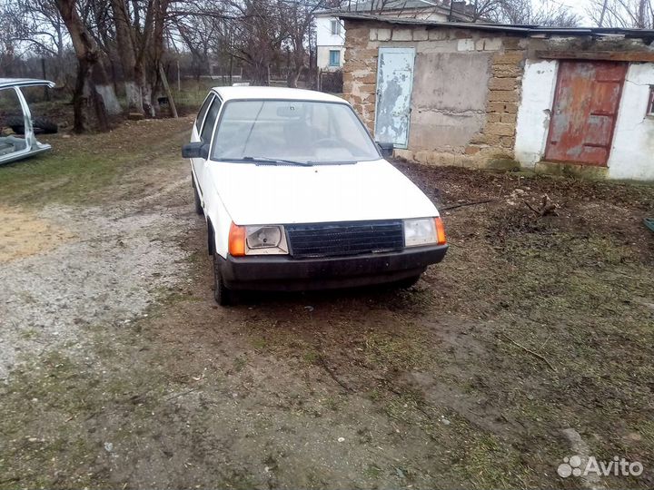 Капот на таврию