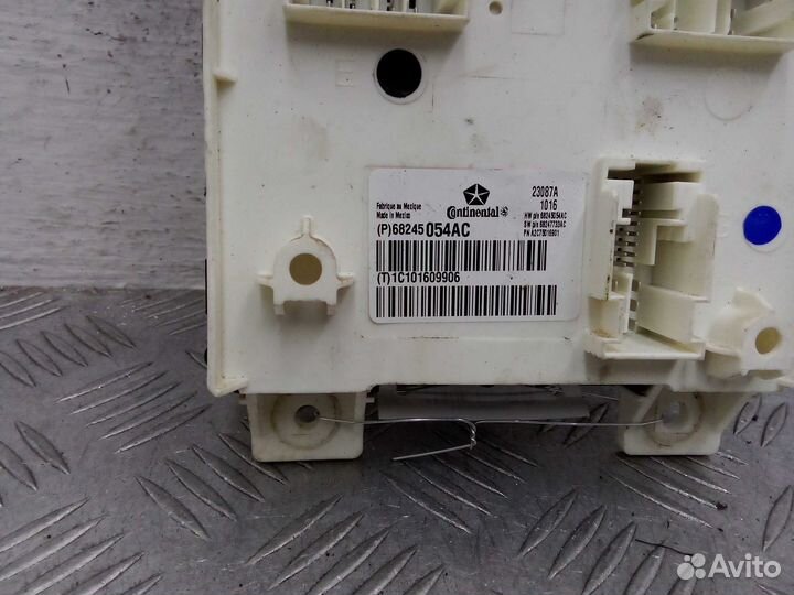 Б/У Б/У Блок Body control module 68245054AC CHR